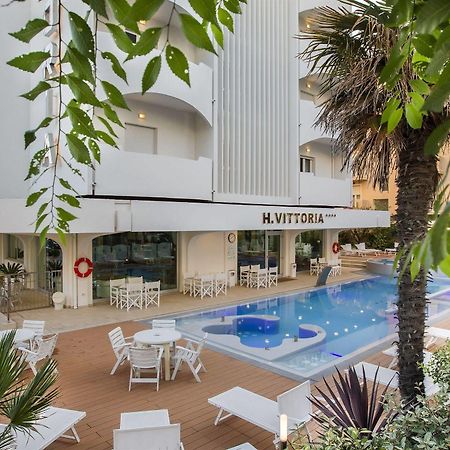 Hotel Vittoria Риччоне Экстерьер фото