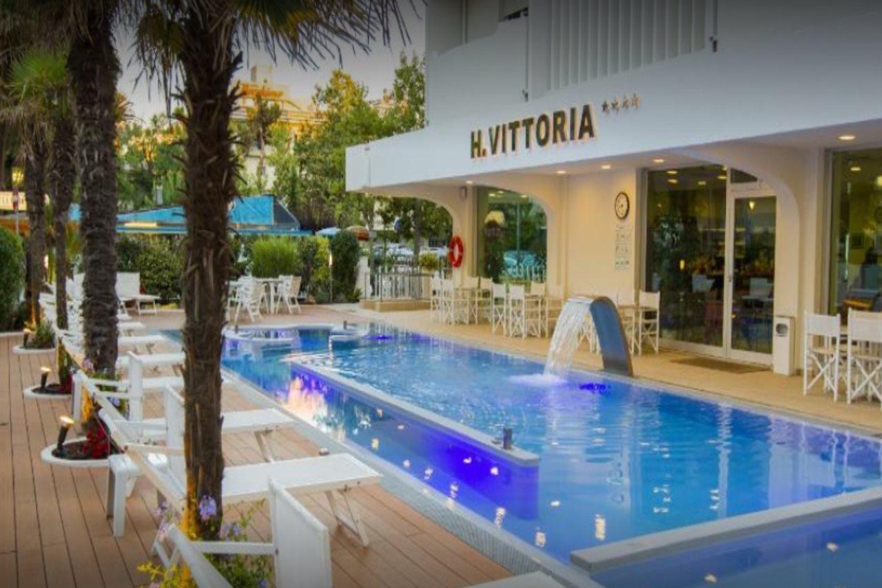 Hotel Vittoria Риччоне Экстерьер фото