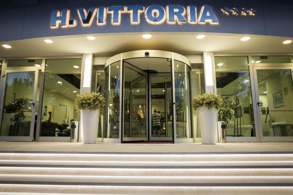 Hotel Vittoria Риччоне Экстерьер фото