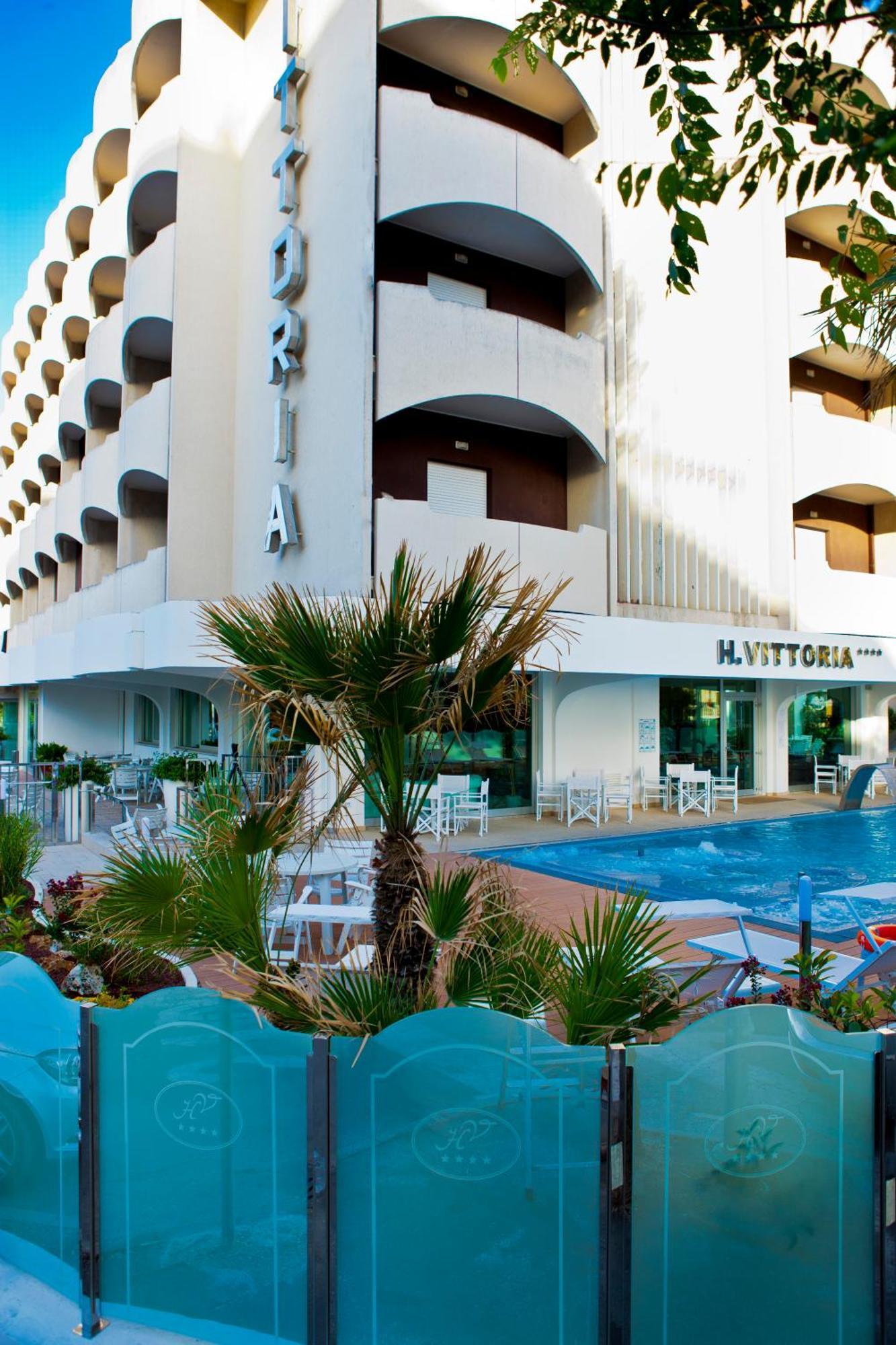 Hotel Vittoria Риччоне Экстерьер фото