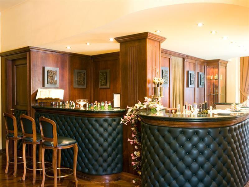 Hotel Vittoria Риччоне Экстерьер фото
