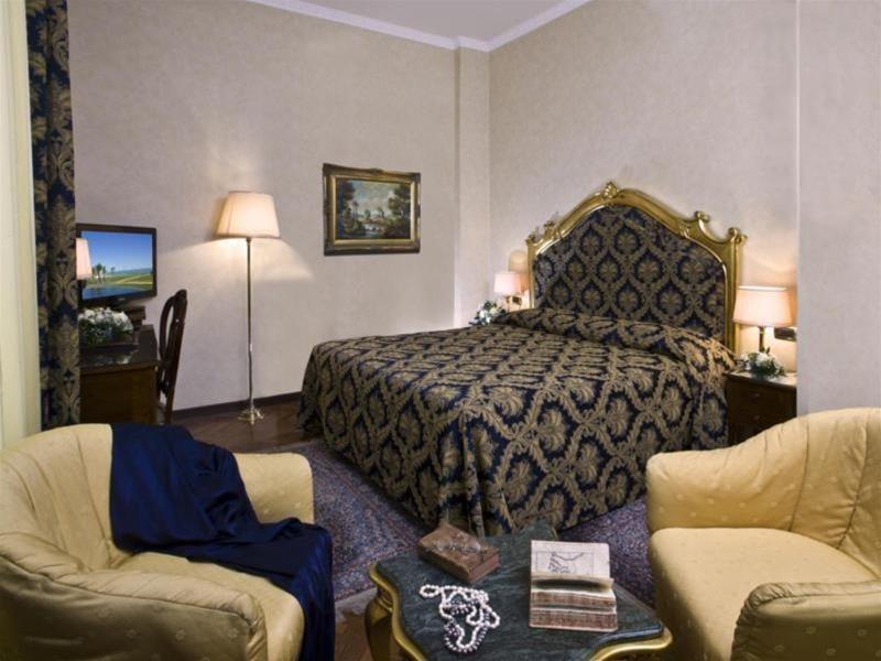 Hotel Vittoria Риччоне Экстерьер фото